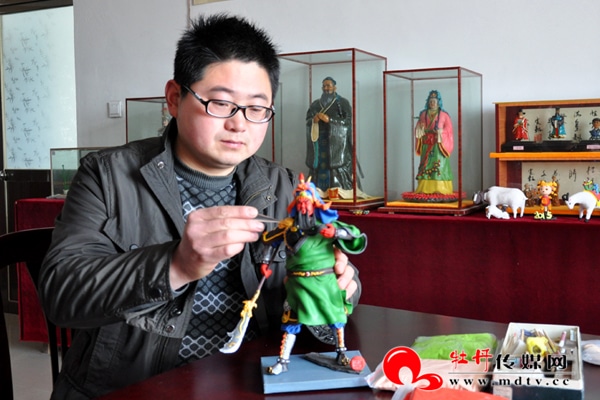 牡丹区：面塑村穆李村的捏面人新秀李震报
