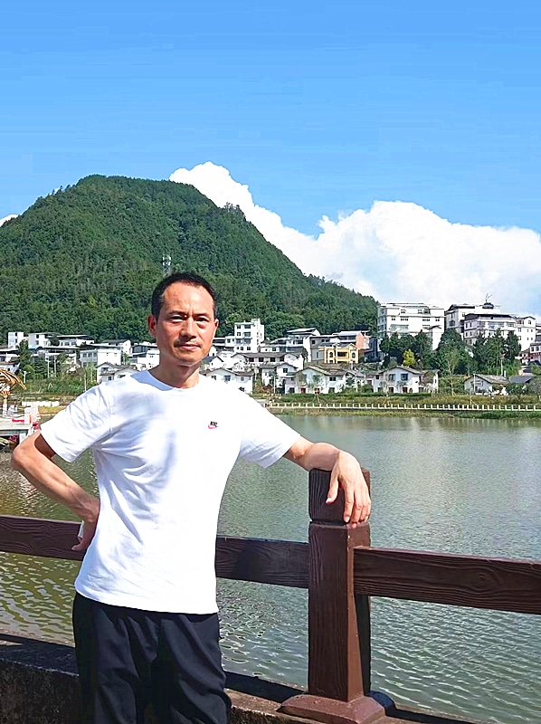 余显峰