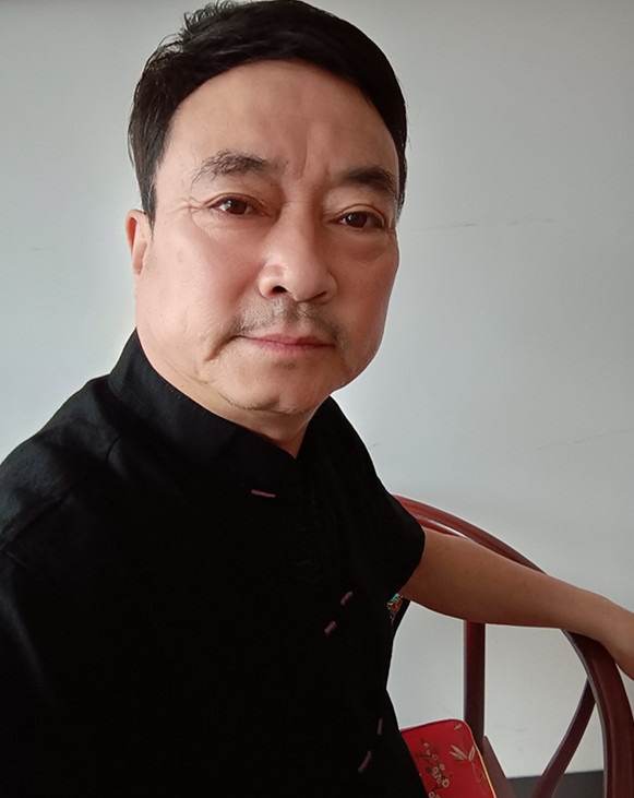 张本静