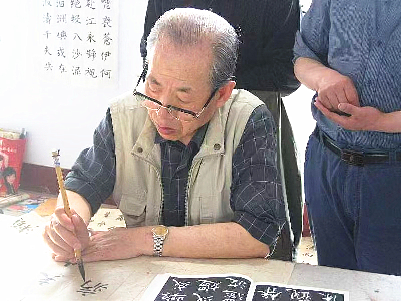 菏泽的老朋友--于君葆教授将来菏讲授书法艺术